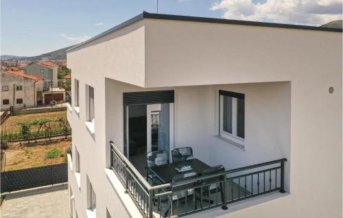 Balkón nebo terasa v ubytování Two-Bedroom Apartment In Trogir