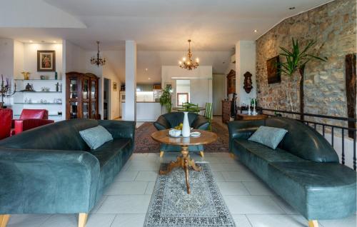 2 Bedroom Gorgeous Apartment In Porec