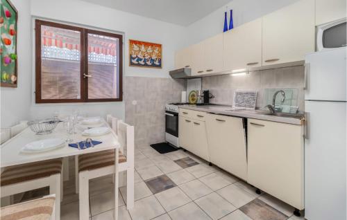 3 Bedroom Stunning Apartment In Novi Vinodolski