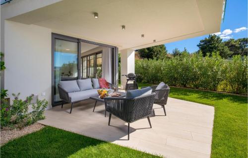 3 Bedroom Beach Front Apartment In Krk