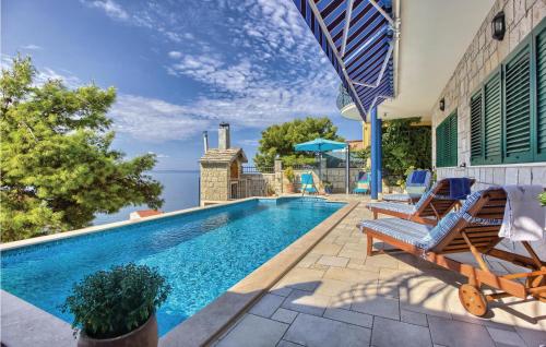 3 Bedroom Lovely Apartment In Jesenice