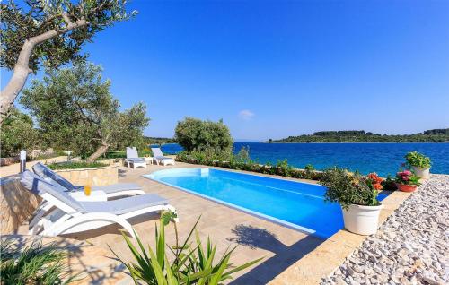 Beach Front Home In Okrug Gornji