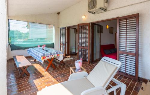 Posezení v ubytování Nice Apartment In Pinezici With Wifi