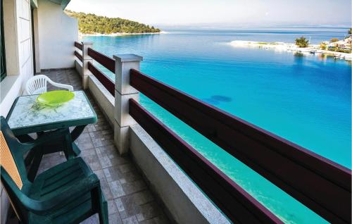 Two-Bedroom Apartment In Stomorska