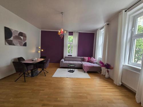 Lebe im Kunstviertel beim Hundertwasserhaus l HG12