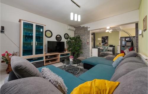 Two-Bedroom Apartment In Bibinje