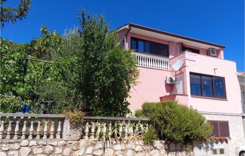 2 Bedroom Nice Apartment In Labin