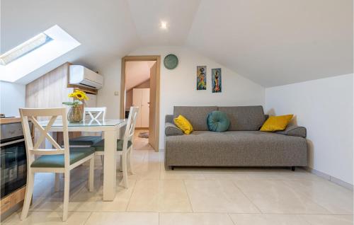 Stunning Apartment In Zadar With Wifi