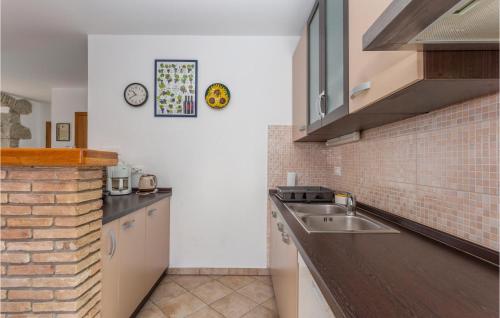 Gorgeous Apartment In Malinska With Wifi