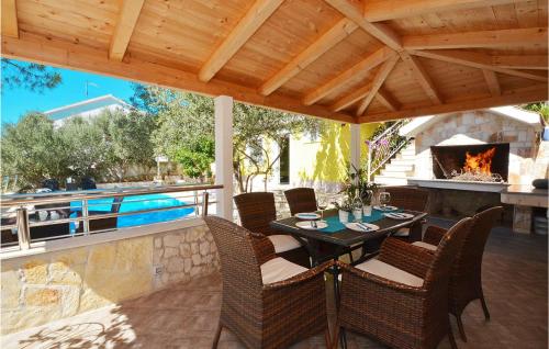 Fotografia z galérie ubytovania Gorgeous Home In Okrug Gornji With House Sea View v Trogiri