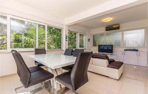 Awesome Home In Novi Vinodolski