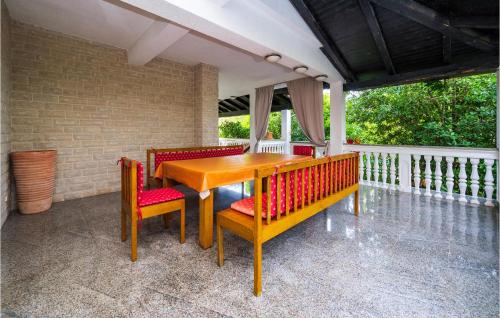 Nice Apartment In Pula With Swimming Pool