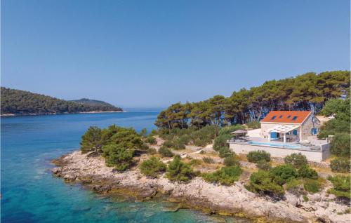 Awesome Home In Mikulina Luka With Wifi