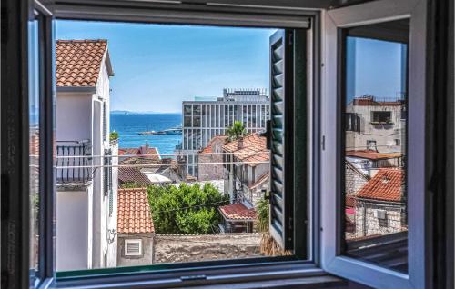 4 Bedroom Beach Front Home In Split