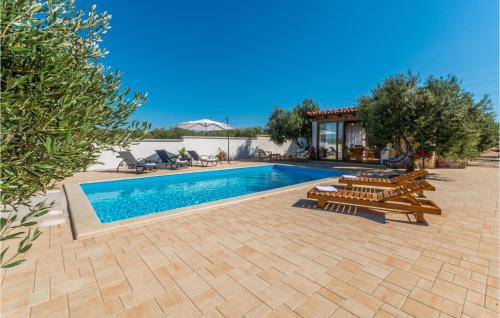 Beautiful Home In Biograd Na Moru