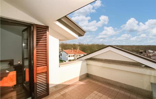 Rõdu või terrass majutusasutuses Awesome Apartment In Nova Vas With Wifi