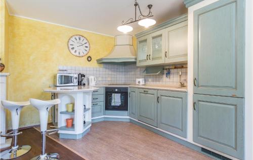 Cozy Home In Rovinj With Wifi