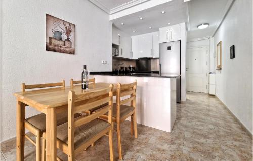 Awesome Apartment In Torrevieja With Wifi photo 8