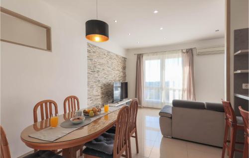 Lovely Apartment In Split With Wifi