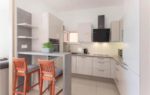 Lovely Apartment In Split With Wifi