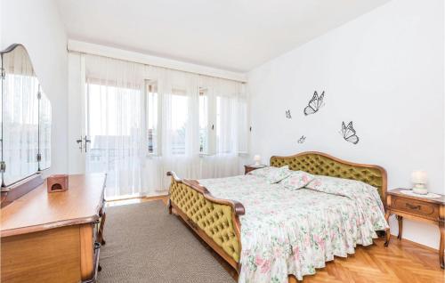 Awesome Apartment In Lovran With Wifi