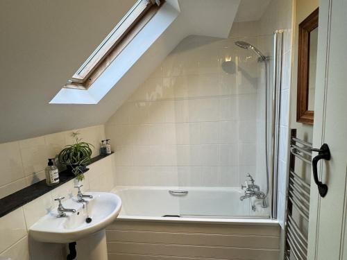 Vannituba majutusasutuses Daisys Place at Middle Farm and Cottages