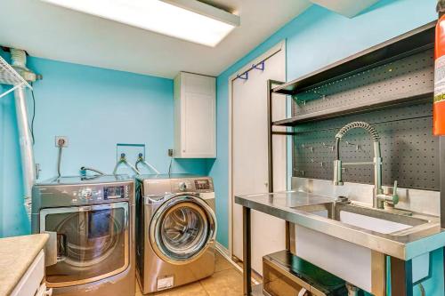 Kuchyň nebo kuchyňský kout v ubytování Nice and quiet townhouse near SLC