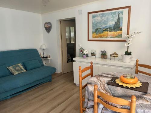 APPARTEMENT Studio neuf bas de villa Gorges du verdon à RIEZ