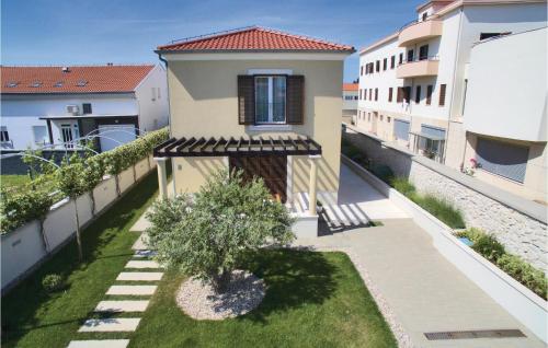 Two-Bedroom Apartment In Zadar