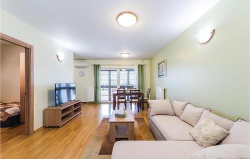 Two-Bedroom Apartment In Zadar