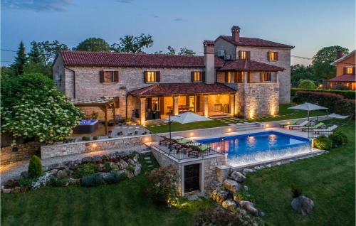 Stunning Home In Tinjan