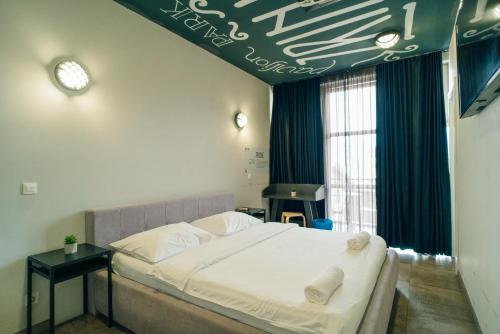 Posteľ alebo postele v izbe v ubytovaní Main Square Hostel