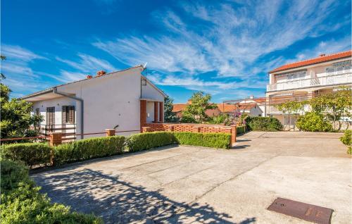 1 Bedroom Awesome Apartment In Krk
