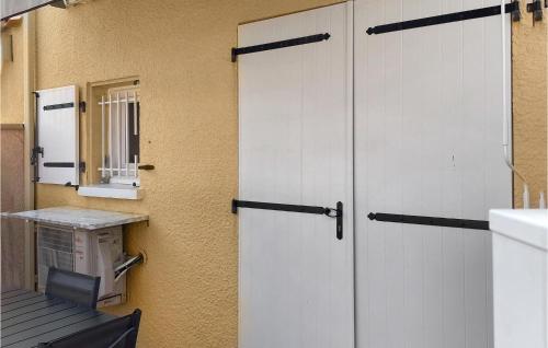 Cozy Home In Saint Pierre La Mer