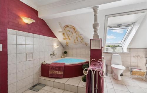 Ένα μπάνιο στο Lovely Home In Gesten