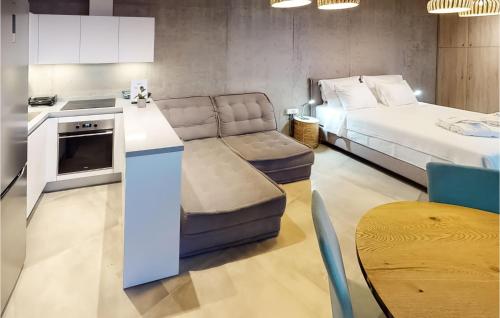 Ένα ή περισσότερα κρεβάτια σε δωμάτιο στο 1 Bedroom Cozy Home In Lygaria