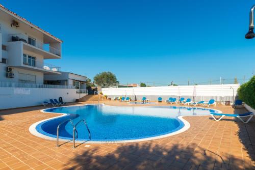 Beachside Bliss 5 mins Beach & Waterfront - Pool - Wi-Fi - Smart TV