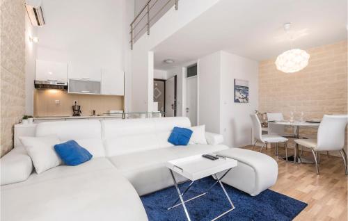 Kuchyňa alebo kuchynka v ubytovaní 1 Bedroom Pet Friendly Apartment In Pag