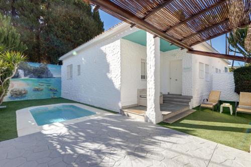 Villa Isabel By Seric, 15' walking to the beach