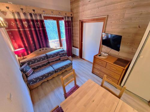 Charmant 2 Pièces pour 4 Personnes avec Balcon en Plein Coeur de Modane, 25m² - FR-1-265-205