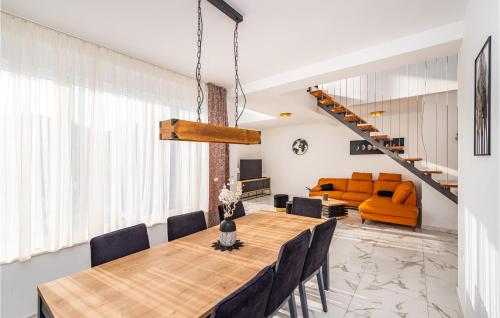 Amazing Home In Bibinje