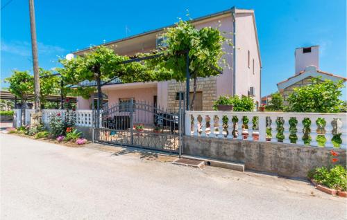 Beautiful Apartment In Biograd Na Moru With Wifi