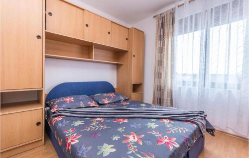 Beautiful Apartment In Biograd Na Moru With Wifi