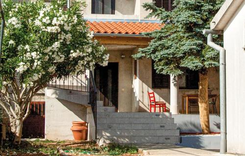 1 Bedroom Lovely Apartment In Pula