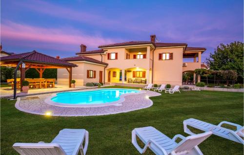 Nice Home In Drazice With Wifi