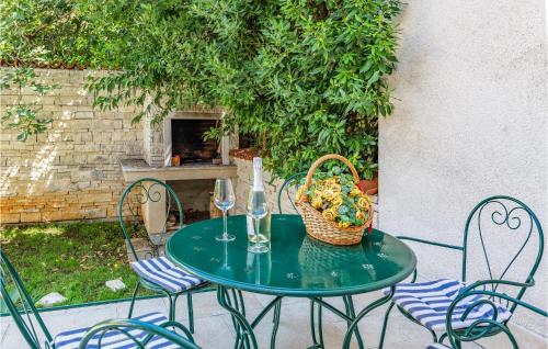 Awesome Apartment In Pula With Wifi
