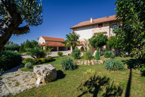 Κήπος έξω από το MY DALMATIA - Villa Olea with private heated pool and sauna