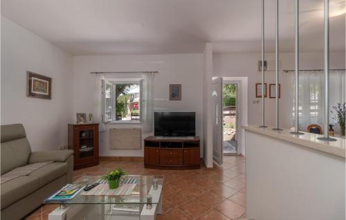 Beautiful Home In Novi Vinodolski With Wifi