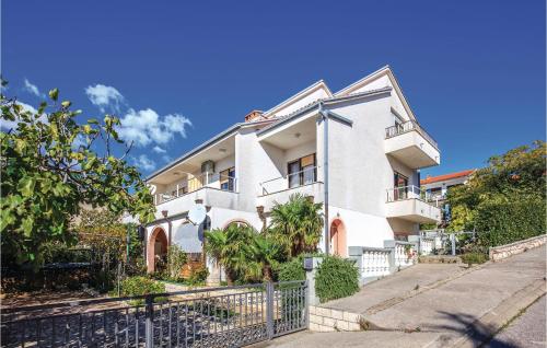 Lovely Apartment In Novi Vinodolski