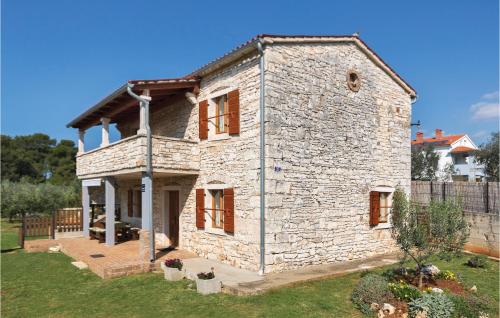 Awesome Apartment In Fazana With Wifi